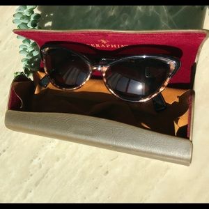 Beautiful Seraphin cat eye frame. Good condition!